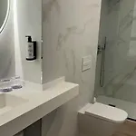 德风阿苏尔酒店 2*